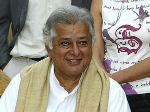 Aktor Bollywood Legendaris Shashi Kapoor Meninggal Dunia