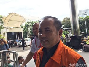 Pejabat Pemprov Jambi ini Akui Pegang Suap untuk Anggota DPRD Pejabat Pemprov Jambi ini Akui Pegang Suap untuk Anggota DPRD