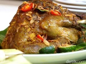 Bebek Betutu dan Sate Maranggi yang Menggoda Selera Bebek Betutu dan Sate Maranggi yang Menggoda Selera