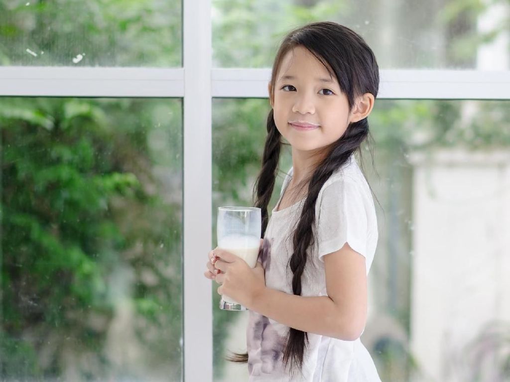Bunda, Simak Cara Pilih Susu yang Tepat Agar Anak Tak Mudah Sakit Bunda, Simak Cara Pilih Susu yang Tepat Agar Anak Tak Mudah Sakit