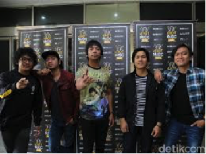 DMasiv dan Juwita Bahar Ramaikan Festival Cross Border di Sambas DMasiv dan Juwita Bahar Ramaikan Festival Cross Border di Sambas