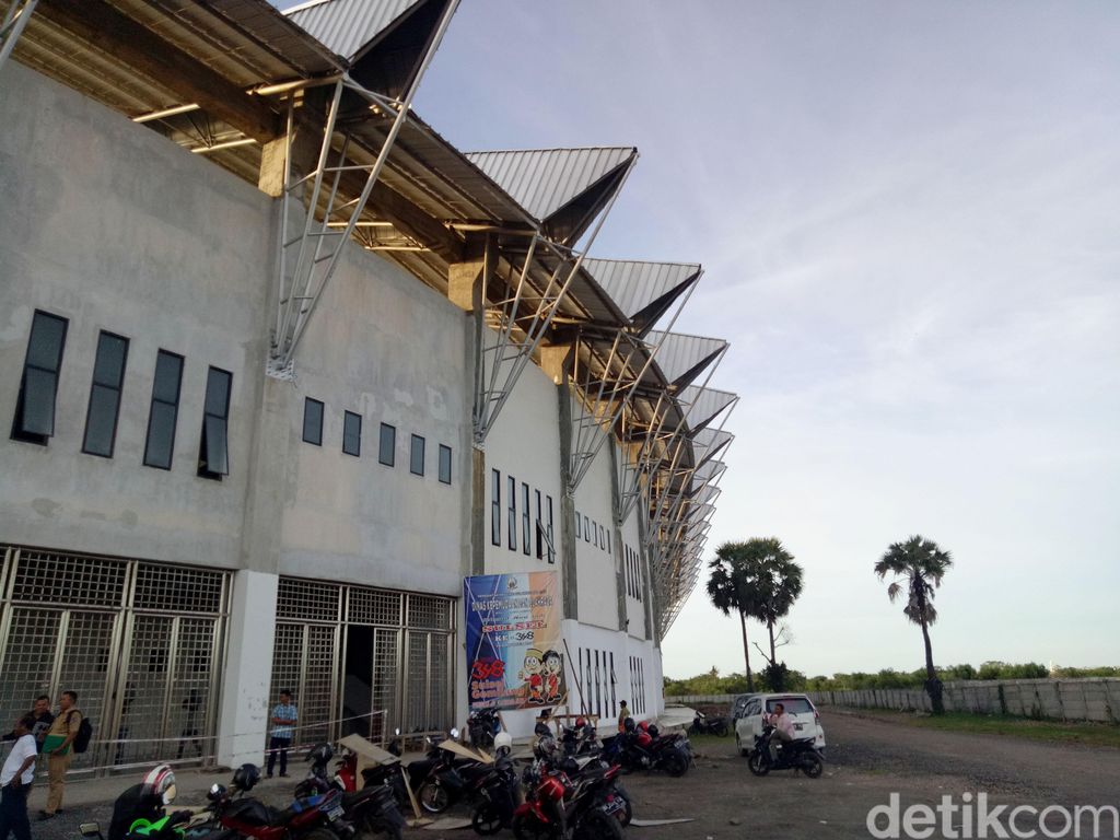 Calon markas PSM Makassar, Stadion Barombong, ambruk akhir pekan lalu.