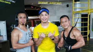 Foto: Bugarnya Aktor Tampan Tommy Kurniawan
