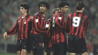 Di lima liga top Eropa, sejumlah tim mampu melakukannya. AC Milan bisa merebut juara Serie A tak terkalahkan pada musim 1991/1992. (Foto: Chris Cole/Allsport)