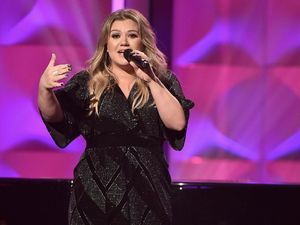 Mengenal Penyakit Usus Buntu yang Dialami Penyanyi Kelly Clarkson Mengenal Penyakit Usus Buntu yang Dialami Penyanyi Kelly Clarkson
