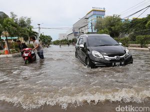 Waspada Mobil Rusak Akibat Banjir Rob Setelah Gerhana Waspada Mobil Rusak Akibat Banjir Rob Setelah Gerhana