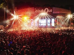 Kejar Passion Musikmu dengan Menonton Konser di Singapura