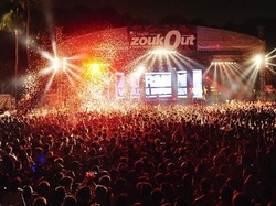 Kejar Passion Musikmu dengan Menonton Konser di Singapura