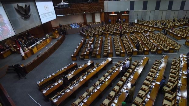Sidang paripurna DPR, Selasa (5/12), yang mensahkan 50 RUU masuk dalam Prolegnas Prioritas 2018.