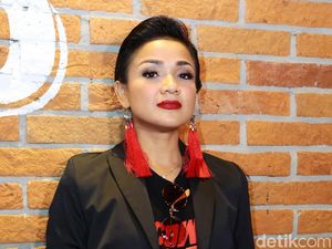 Nirina Zubir Sebut Ada Keinginan Ibunda yang Belum Tercapai