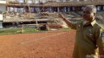 Penampakan Tribune Stadion Barombong yang Ambruk