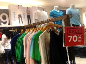 Deretan Produk Diskon di GAP Grand Indonesia Jelang Tutup Deretan Produk Diskon di GAP Grand Indonesia Jelang Tutup