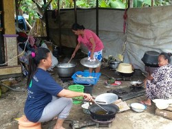 Alat Dapur Rusak, Warga Sriharjo Bantul Andalkan Dapur Umum