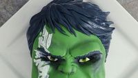 Wouw! Ini 9 Kreasi Cake Bertema Hulk yang Unik