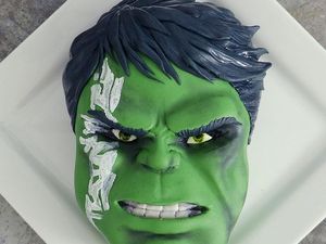 Wouw! Ini 9 Kreasi Cake Bertema Hulk yang Unik