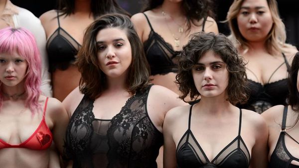 Foto: Saat Wanita Plus Size Berlingerie, Gelar Show Anti Victorias Secret