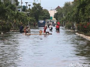 Banjir Rob Rendam Muara Baru Jakarta Utara