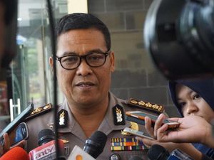 Polisi Selidiki Perekam dan Penyebar Video ABG Pengancam Jokowi Polisi Selidiki Perekam dan Penyebar Video ABG Pengancam Jokowi