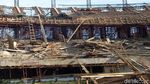 Penampakan Tribune Stadion Barombong yang Ambruk