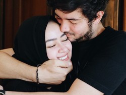 Lengkap Sepasang! Aryani Fitriana Lahirkan Anak Perempuan