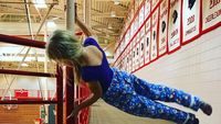 Sederet Wanita Tangguh yang Praktikkan Gerakan Human Flag
