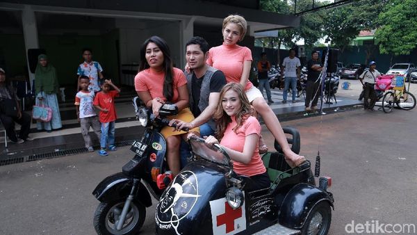 Saat Nikita Mirzani Cs Dibonceng Tiga, Mirip Cabe-cabean?