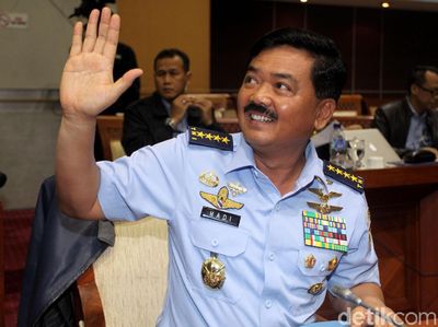 Uji Kepatutan Calon Panglima TNI Marsekal Hadi