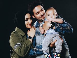 Potret Harmonis Keluarga Aryani Fitriana dan Donny Michael