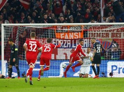Ditumbangkan Bayern, PSG Tetap Juara Grup