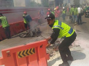 Motor Hangus Terbakar di Jl MT Haryono Arah Pancoran
