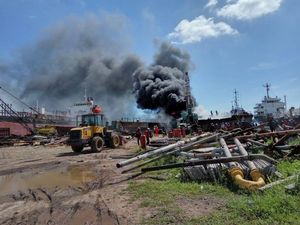 Kapal Terbakar di Galangan di Serang, Penyebab Belum Diketahui