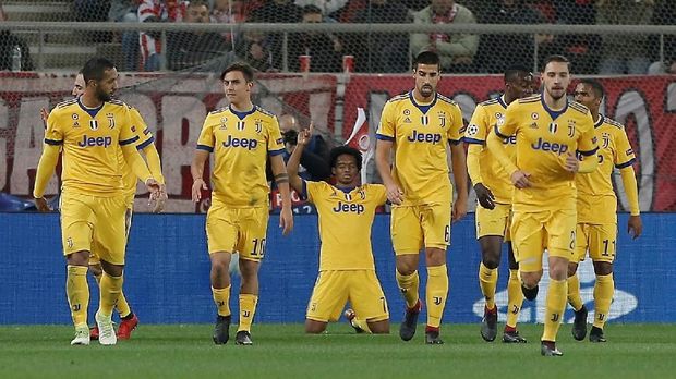 Juventus saat ini bersaing dengan Napoli di puncak klasemen Serie A.