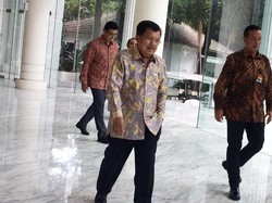 Beda Posisi Khofifah dan Airlangga Menurut Wapres JK