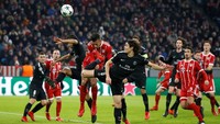 Bayern dan PSG sudah sama-sama lolos ke babak 16 besar tinggal memperebutkan status juara Grup B saja. Untuk mencapainya, Die Roten mesti menang 4-0 setelah di pertemuan sebelumnya ditekuk PSG 0-3. (Foto: Michaela Rehle/Reuters)