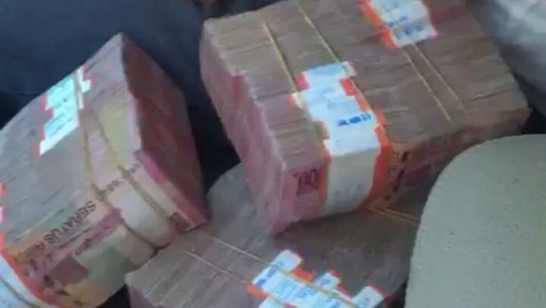 Viral Orang Pamer Duit buat Anak: Rp 100 Juta Cukup?