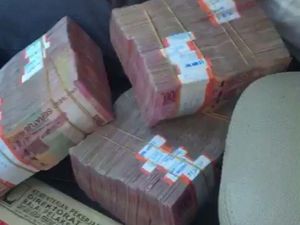 Viral Orang Pamer Duit buat Anak: Rp 100 Juta Cukup?