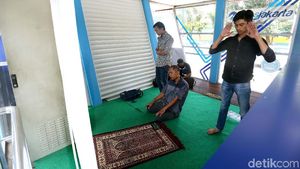 Halte TransJakarta Karet juga Dilengkapi Musala