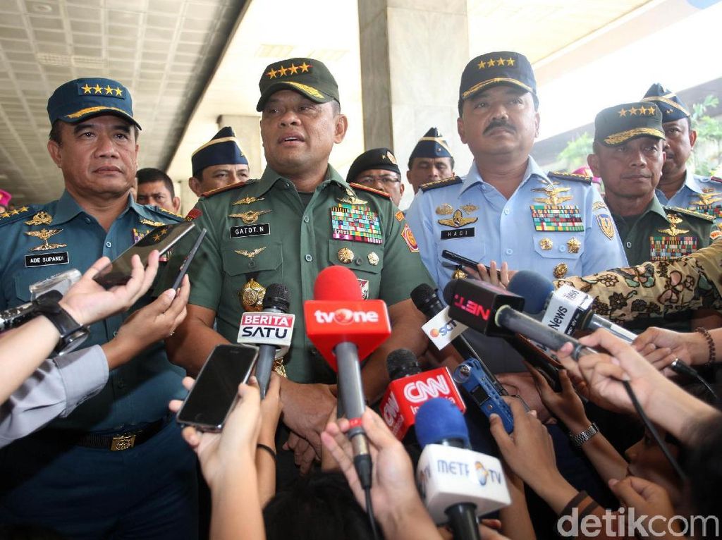 Manuver Jenderal Gatot Rombak Formasi TNI Jelang Pensiun Dikritik