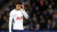Entah apa yang terjadi dengan Dele Alli musim ini. Setelah sukses di musim lalu dengan torehan 18 gol di liga, kini dia baru menyumbang empat gol. (Carl Recine/Action Images via Reuters)