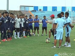 Pemain Muda Serbu Seleksi Persela