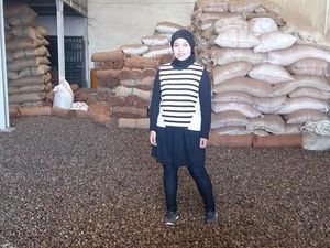 Kisah Retno Mardiningsih Mengirim Besi Beton Dibayar Cabai Kering