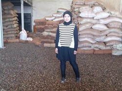 Kisah Retno Mardiningsih Mengirim Besi Beton Dibayar Cabai Kering