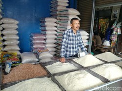 Izin Usaha Pedagang yang Jual Beras di Atas HET akan Dicabut