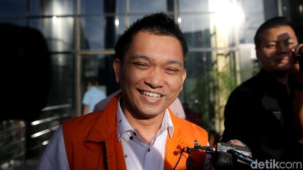 Kembali Diperiksa KPK, Aditya Moha Semringah Banget