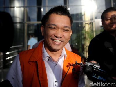 Kembali Diperiksa KPK, Aditya Moha Semringah Banget