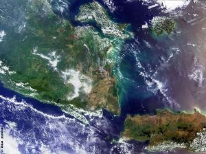 Keren! Wajah Indonesia Dilihat dari Luar Angkasa