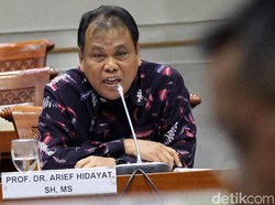 Ketua MK Disanksi Dewan Etik, Komisi III Kembali Tepis Ada Lobi-lobi