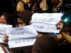 Tolak Kepsek Baru, Siswa MAN di Sulsel Demo Kemenag Pinrang