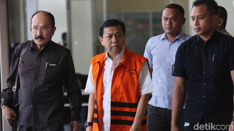 Simak Dakwaan Novanto Dibacakan 13 Desember, Praperadilan Pasti Gugur