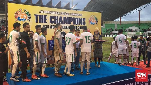 Timnas Indonesia U-23 gagal juara Tsunami Cup 207. (